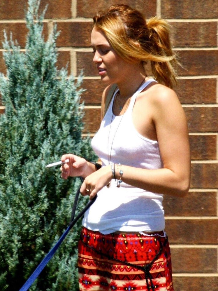 Miley Cyrus 8.5 x 11 Candid Color Photograph Art Print Photo Picture Collectibles:Photographic Images:Photographs Style Your Walls